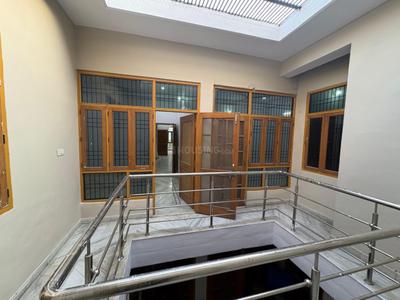 Balcony Image of 2000 Sq.ft 2 BHK Builder Floor for rent in Gomti Nagar Lucknow for Rs. 26500