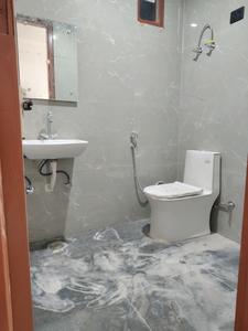 Common Bathroom Image of 1000 Sq.ft 2 BHK Apartment / Flat for sale in Neb Sarai New Delhi for Rs. 5000000