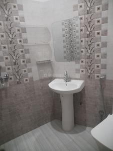 Bathroom Image of 900 Sq.ft 1 BHK Independent House for rent in Clement Town Dehradun for Rs. 10000