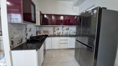 Kitchen Image of 1690 Sq.ft 3 BHK Apartment / Flat for rent in Gaurs Sports Wood, Sector 79 Noida for Rs. 50000