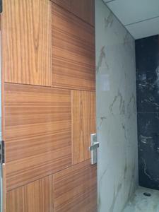 Common Bathroom Image of 1350 Sq.ft 3 BHK Apartment / Flat for sale in Sector 73 Noida for Rs. 4990000