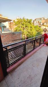 Balcony Image of 600 Sq.ft 2.5 BHK Independent House for rent in Rajouri Garden New Delhi for Rs. 5000