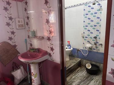 Bathroom Image of 800 Sq.ft 2 BHK Builder Floor for rent in Urali Cuttack for Rs. 8000