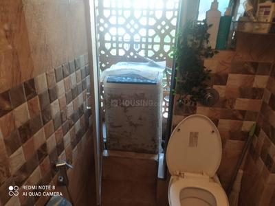 Bathroom Image of 900 Sq.ft 2 BHK Apartment / Flat for rent in Jal Sagarika, Pali Hill Mumbai for Rs. 120000