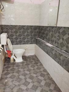 Bathroom Image of 1400 Sq.ft 1 BHK Builder Floor for rent in Gomti Nagar Lucknow for Rs. 13500