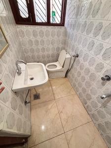 Bathroom Image of 1000 Sq.ft 2 BHK Builder Floor for rent in Model Town Ludhiana for Rs. 16500