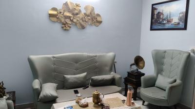 Living Room Image of 2100 Sq.ft 6 BHK Independent House for sale in Alambagh Lucknow for Rs. 15000000