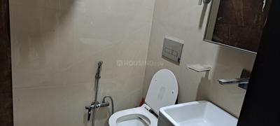 Bathroom Image of 4500 Sq.ft 4 BHK Builder Floor for rent in New Friends Colony New Delhi for Rs. 200000
