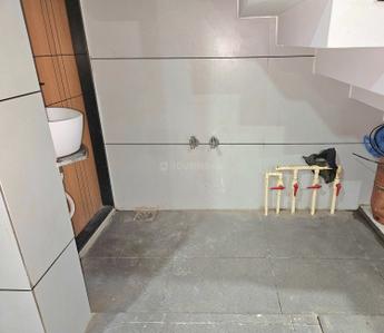 Bathroom Image of 450 Sq.ft 1 BHK Independent House for rent in Savita Kunj Homes, Kamrej Surat for Rs. 10000