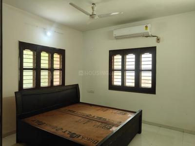 Bedroom Image of 1600 Sq.ft 3 BHK Duplex for rent in New Alkapuri Vadodara for Rs. 30000