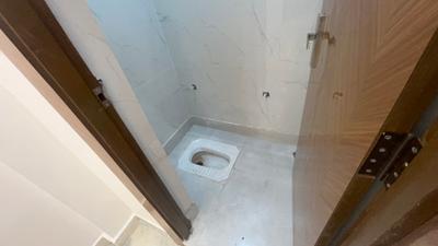 Bathroom Image of 650 Sq.ft 1 BHK Builder Floor for sale in Vaishali Ghaziabad for Rs. 4760000
