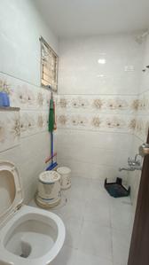 Bathroom Image of 1400 Sq.ft 3 BHK Apartment / Flat for sale in Manjalpur Vadodara for Rs. 6800000
