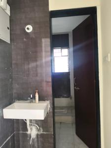 Common Bathroom Image of 1100 Sq.ft 2 BHK Apartment / Flat for rent in S K Venkateshwara Heights, Baner Pune for Rs. 30500