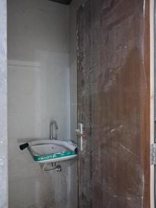 Common Bathroom Image of 980 Sq.ft 2 BHK Apartment / Flat for sale in GCM Gomati Apartment, Sector 49 Noida for Rs. 3960000