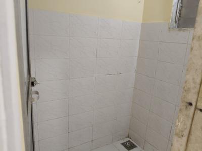 Bathroom Image of 350 Sq.ft 1 BHK Apartment / Flat for rent in Andheri East Mumbai for Rs. 24000
