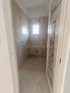 Bathroom Image of 835 Sq.ft 2 BHK Apartment / Flat for sale in Tollygunge Kolkata for Rs. 3600000