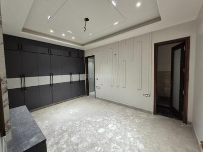 Bedroom Image of 2100 Sq.ft 3 BHK Builder Floor for sale in Raja Garden New Delhi for Rs. 35000000