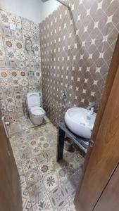 Bathroom Image of 1680 Sq.ft 2.5 BHK Builder Floor for rent in Sector Xu 2 Greater Noida for Rs. 19000