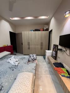 Bedroom Image of 2250 Sq.ft 4 BHK Independent House for rent in Shilp Yogeshwar Bungalows, Thaltej Ahmedabad for Rs. 75000