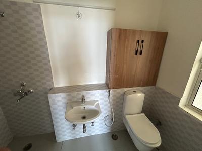 Bathroom Image of 1660 Sq.ft 3 BHK Duplex for rent in Jaypee Klassic , Sector 129 Noida for Rs. 30000