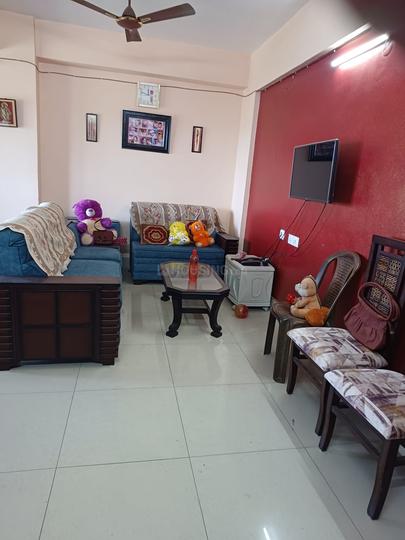 Rajwada Emeralds Main Image 1