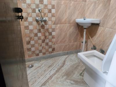 Bathroom Image of 500 Sq.ft 1 BHK Apartment / Flat for rent in Maidan Garhi New Delhi for Rs. 12000