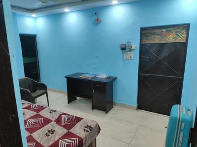 Bedroom Image of 669 Sq.ft 3 BHK Apartment / Flat for rent in Subzi Mandi New Delhi for Rs. 18000