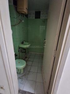 Bathroom Image of 950 Sq.ft 2 BHK Apartment / Flat for sale in Antariksha Apartments, Vikaspuri New Delhi for Rs. 13500000