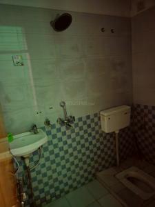 Bathroom Image of 560 Sq.ft 1 BHK Independent House for rent in Gaurabagh Lucknow for Rs. 8500