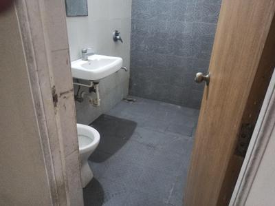 Kumar Piccadilly G Building Bathroom Two 4