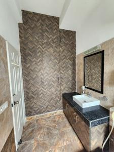 Bathroom Image of 1260 Sq.ft 2 BHK Apartment / Flat for rent in Paramount Golfforeste Premium Apartments, Surajpur Greater Noida for Rs. 25000