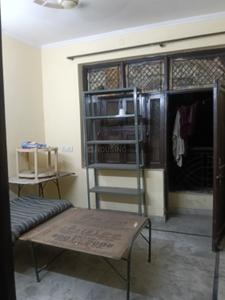 Bedroom Image of 550 Sq.ft 1 BHK Builder Floor for rent in Mukherjee Nagar New Delhi for Rs. 12500