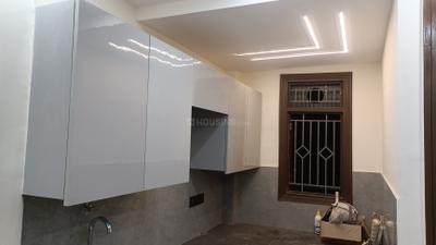 Kitchen Image of 540 Sq.ft 2 BHK Builder Floor for sale in Laxmi Nagar New Delhi for Rs. 5500000