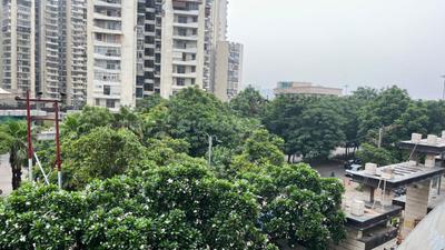 Balcony Image of 1050 Sq.ft 2 BHK Apartment / Flat for rent in Gaurs Gaur Global Village, Crossings Republik Ghaziabad for Rs. 17000