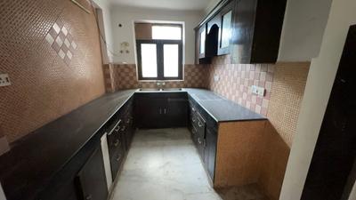 Kitchen Image of 1800 Sq.ft 3 BHK Apartment / Flat for sale in Shree Arihant Apartments, Sector 54 Gurgaon for Rs. 28000000