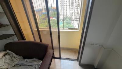 Living Room Image of 850 Sq.ft 2 BHK Apartment / Flat for rent in Madhav Palacia, Hiranandani Estate Thane for Rs. 35000