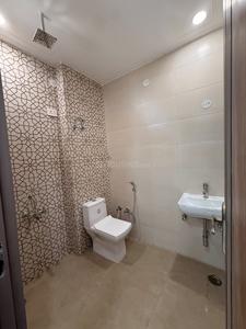 Bathroom Image of 600 Sq.ft 2 BHK Apartment / Flat for rent in Dwarka Mor New Delhi for Rs. 23000
