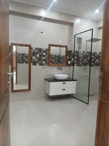 Bedroom Image of 3000 Sq.ft 4.5 BHK Builder Floor for rent in Sector 46 Gurgaon for Rs. 100000