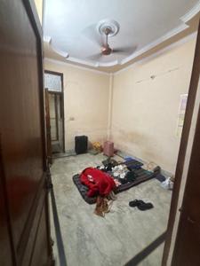 Bedroom Image of 900 Sq.ft 3 BHK Builder Floor for rent in RWA Indra Vikas Colony, Mukherjee Nagar New Delhi for Rs. 25000