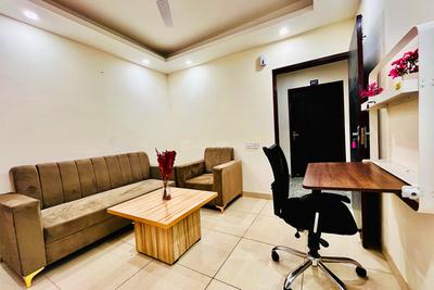 Hall Image of 300 Sq.ft 1 BHK Apartment / Flat for rent in DLF Phase 3 Gurgaon for Rs. 26000