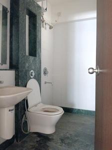 Common Bathroom Image of 1100 Sq.ft 3 BHK Apartment / Flat for rent in Lodha Splendora, Thane West Thane for Rs. 36000