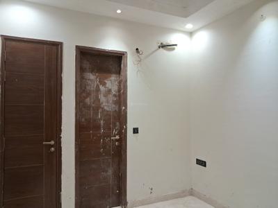 Bedroom Image of 1000 Sq.ft 3 BHK Builder Floor for sale in Paschim Vihar New Delhi for Rs. 18500000