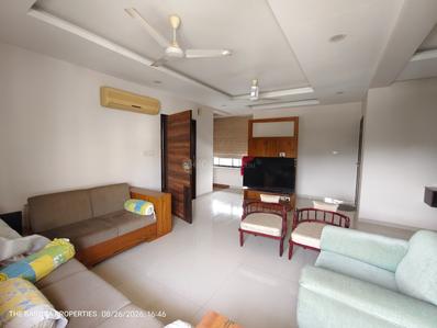 Hall Image of 2000 Sq.ft 3 BHK Apartment / Flat for rent in Race Course Vadodara for Rs. 55000