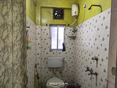 Bathroom Image of 1220 Sq.ft 3 BHK Apartment / Flat for sale in Anjali Apartment, Ward No 113 Kolkata for Rs. 4800000