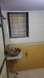 Bathroom Image of 500 Sq.ft 1 BHK Apartment / Flat for sale in Mulund East Mumbai for Rs. 11500000