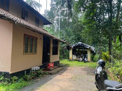 Image of 1800 Sq.ft 4 BHK Independent House for rent in Karakkunnathu, Kozhikode for Rs. 10000