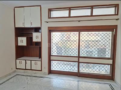 Bedroom Image of 2200 Sq.ft 3 BHK Apartment / Flat for rent in Uday Park New Delhi for Rs. 95000