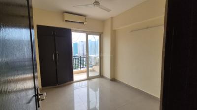 Bedroom Image of 1100 Sq.ft 2.5 BHK Apartment / Flat for rent in Sethi Max Royal, Sector 76 Noida for Rs. 28500