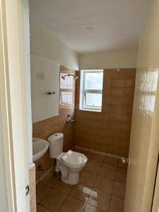 Bathroom Image of 953 Sq.ft 2 BHK Apartment / Flat for sale in Jaypee Aman, Sector 151 Noida for Rs. 7126000