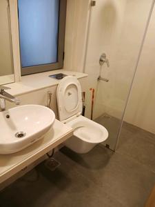 Common Bathroom Image of 925 Sq.ft 2 BHK Apartment / Flat for rent in Tridhaatu Morya, Chembur Mumbai for Rs. 73000